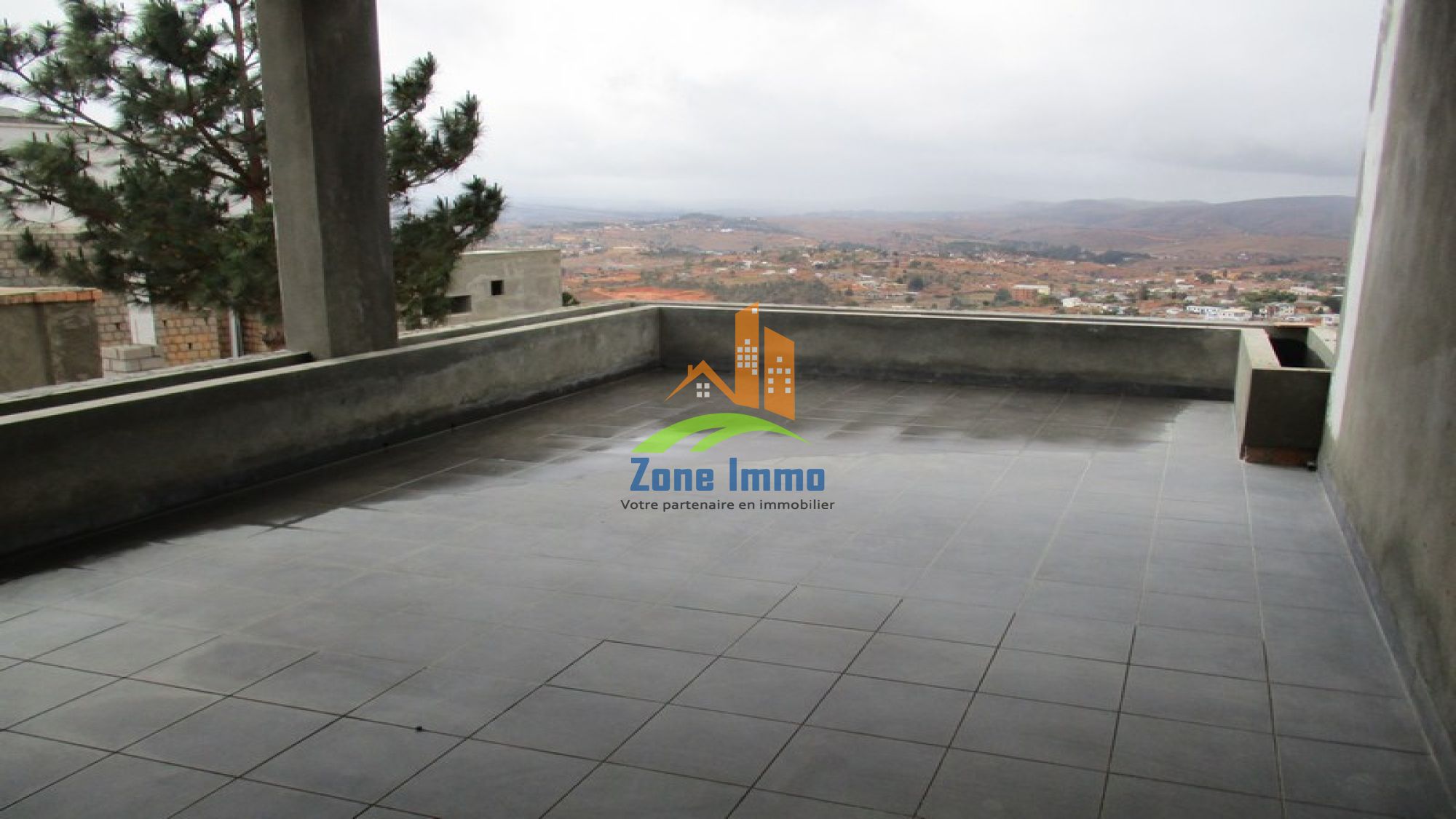 https://www.zoneimmo-mada.com/uploads/2022/09/07/a-louer-villa-a-etage-f5-a-10mi-les-hauteurs-d-ambatobe-1671030281_5_15782_large.jpg
