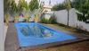 https://www.zoneimmo-mada.com/uploads/2023/03/27/a-louer-villa-f4-meublee-ou-vide-securisee-et-ankadimbahoaka-1679899042_9_2534_medium.jpg