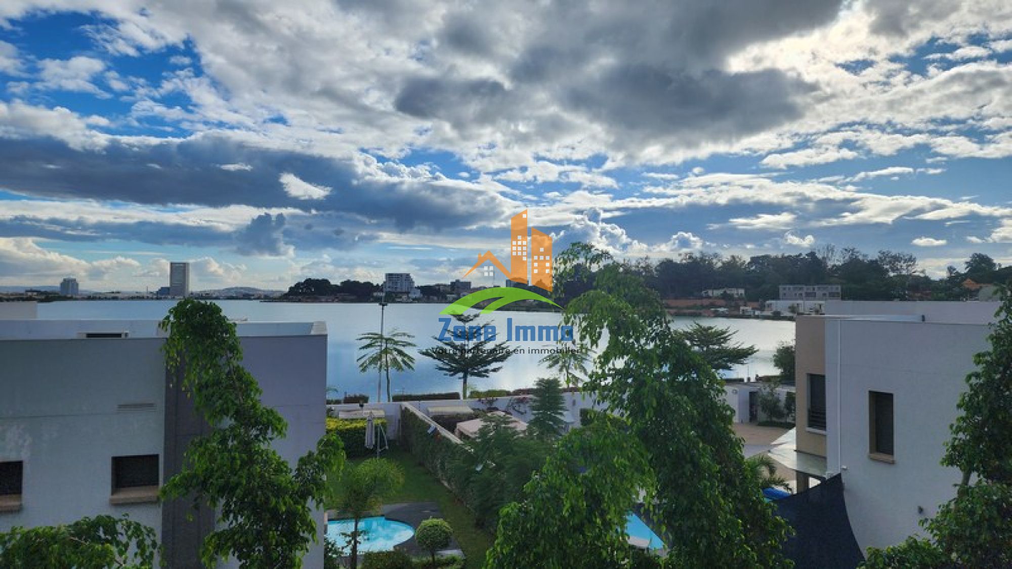 https://www.zoneimmo-mada.com/uploads/2023/05/09/a-louer-appartement-t3-meuble-pres-d-ankor-analamahitsy-farango-1683649337_1_56899_large.jpg