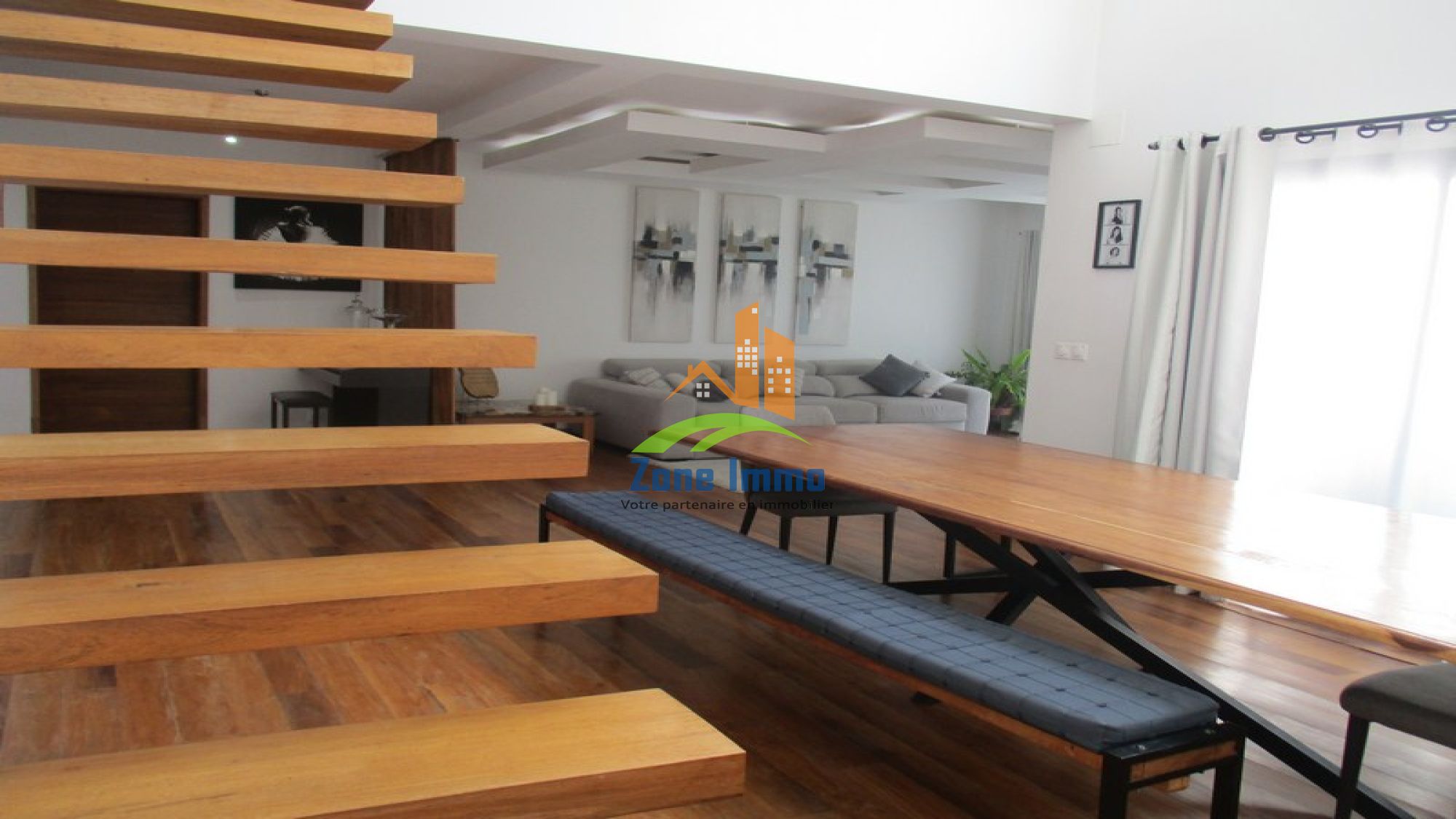 https://www.zoneimmo-mada.com/uploads/2023/05/15/a-louer-belle-villa-a-etage-f6-semi-meublee-a-ambatobe-1684153034_2_9596_large.jpg