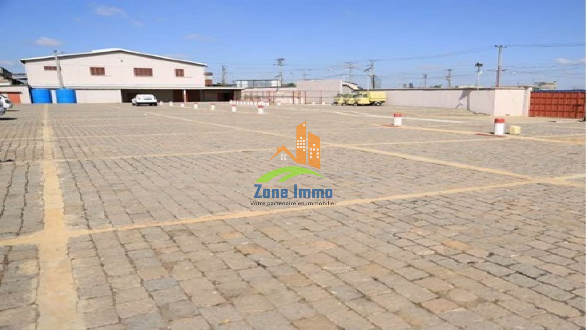 https://www.zoneimmo-mada.com/uploads/2023/07/10/a-louer-grand-local-d-activites-de-4-923m-soanierana-1707993442_1_49112_large.jpg