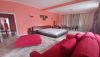 https://www.zoneimmo-mada.com/uploads/2023/09/12/a-louer-belle-villa-a-etage-f5-meubl-talatamaty-1694526746_5_83724_medium.jpg