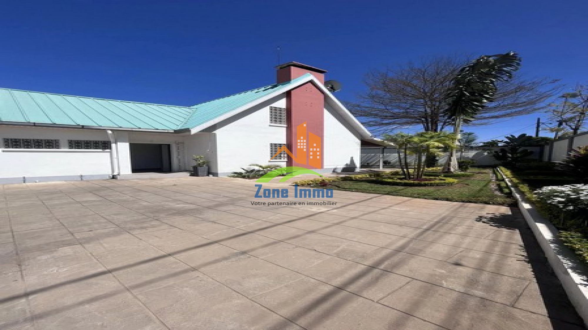 https://www.zoneimmo-mada.com/uploads/2023/09/29/a-louer-belle-villa-f4-plain-pied-a-analamahitsy-farango-1699595608_1_7808_large.jpg