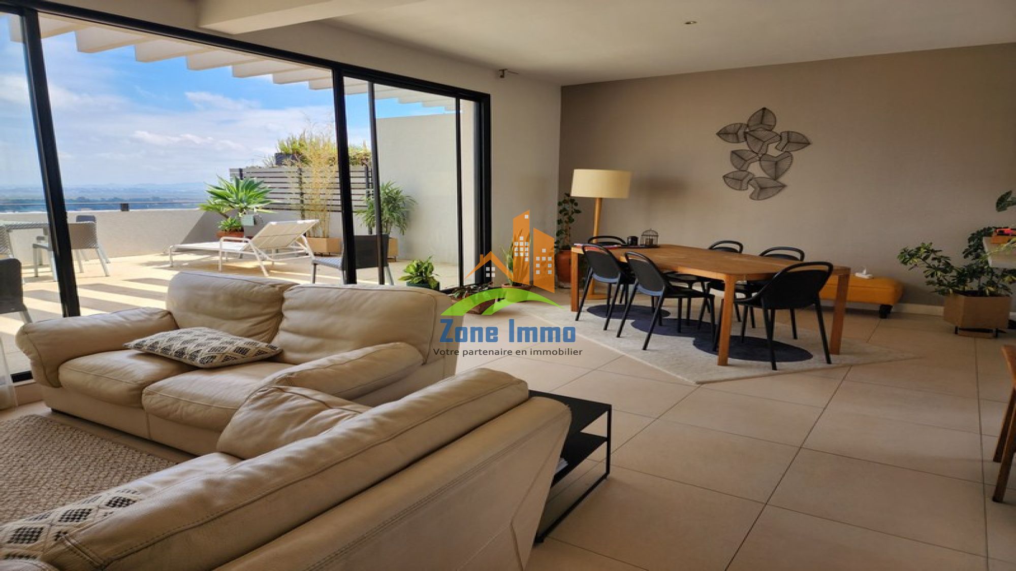 https://www.zoneimmo-mada.com/uploads/2023/11/28/a-louer-appartement-t4-nu-andrononobe-analamahitsy-1701178176_1_69877_large.jpg