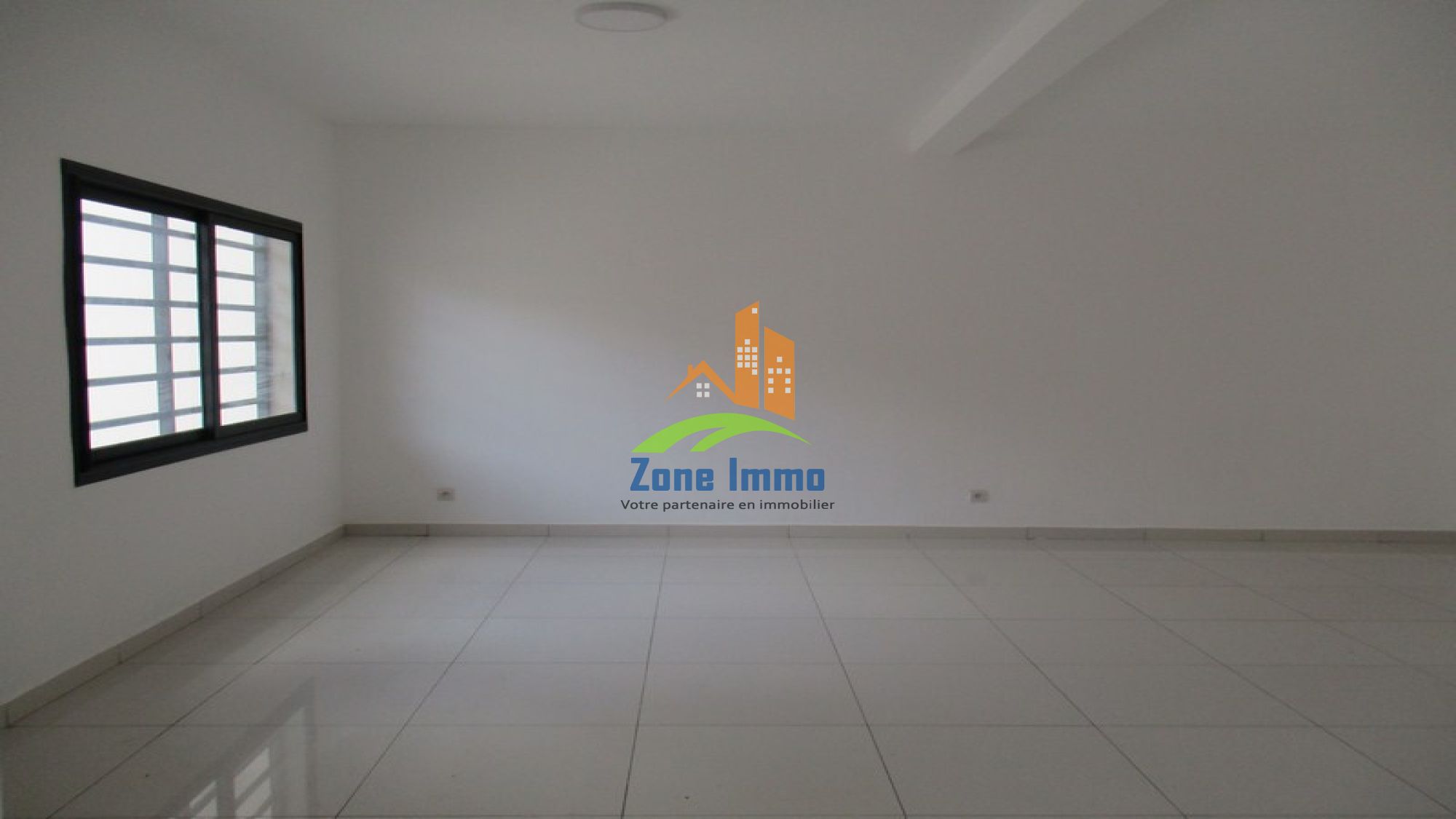 https://www.zoneimmo-mada.com/uploads/2023/11/28/a-louer-maisons-f4-securisees-au-choix-a-ambohibao-1701180441_1_85942_large.jpg