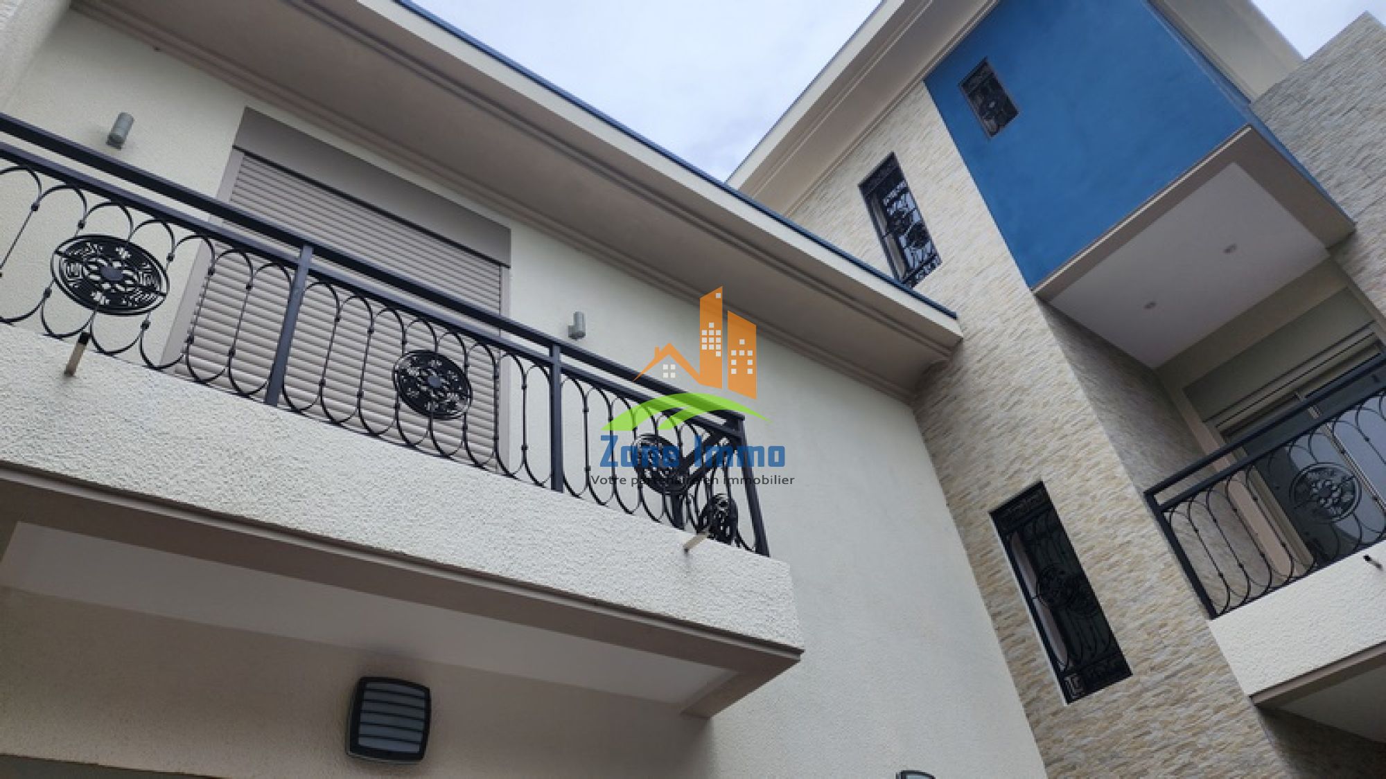 https://www.zoneimmo-mada.com/uploads/2024/01/19/a-louer-villa-a-etage-f6-avec-piscine-a-alarobia-ivandry-1705861884_1_77893_large.jpg