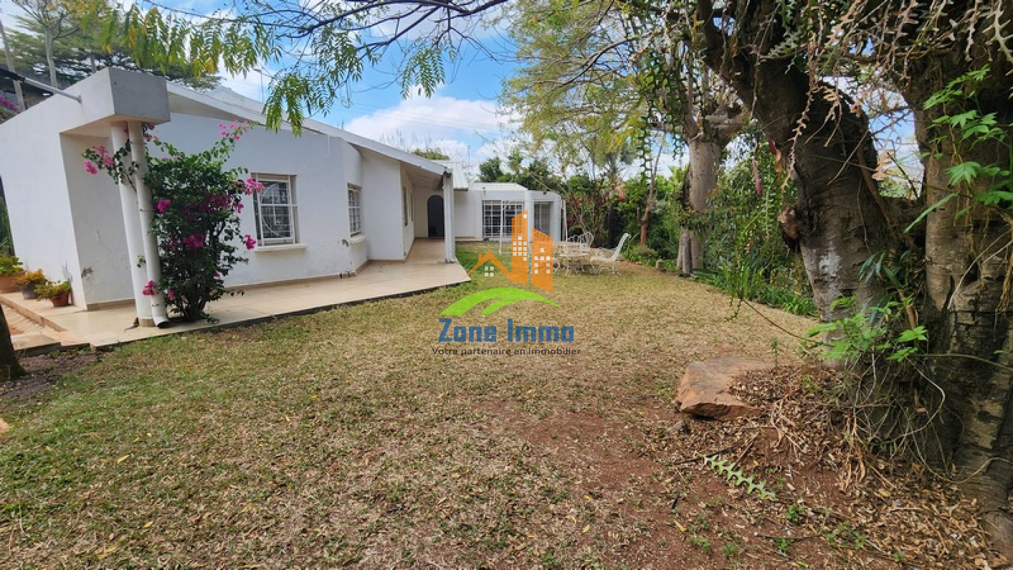 https://www.zoneimmo-mada.com/uploads/2024/02/12/a-louer-villa-basse-f4-avec-grand-jardin-arbore-a-andoha-tongarivo-1760869386_1_93168_large.jpg
