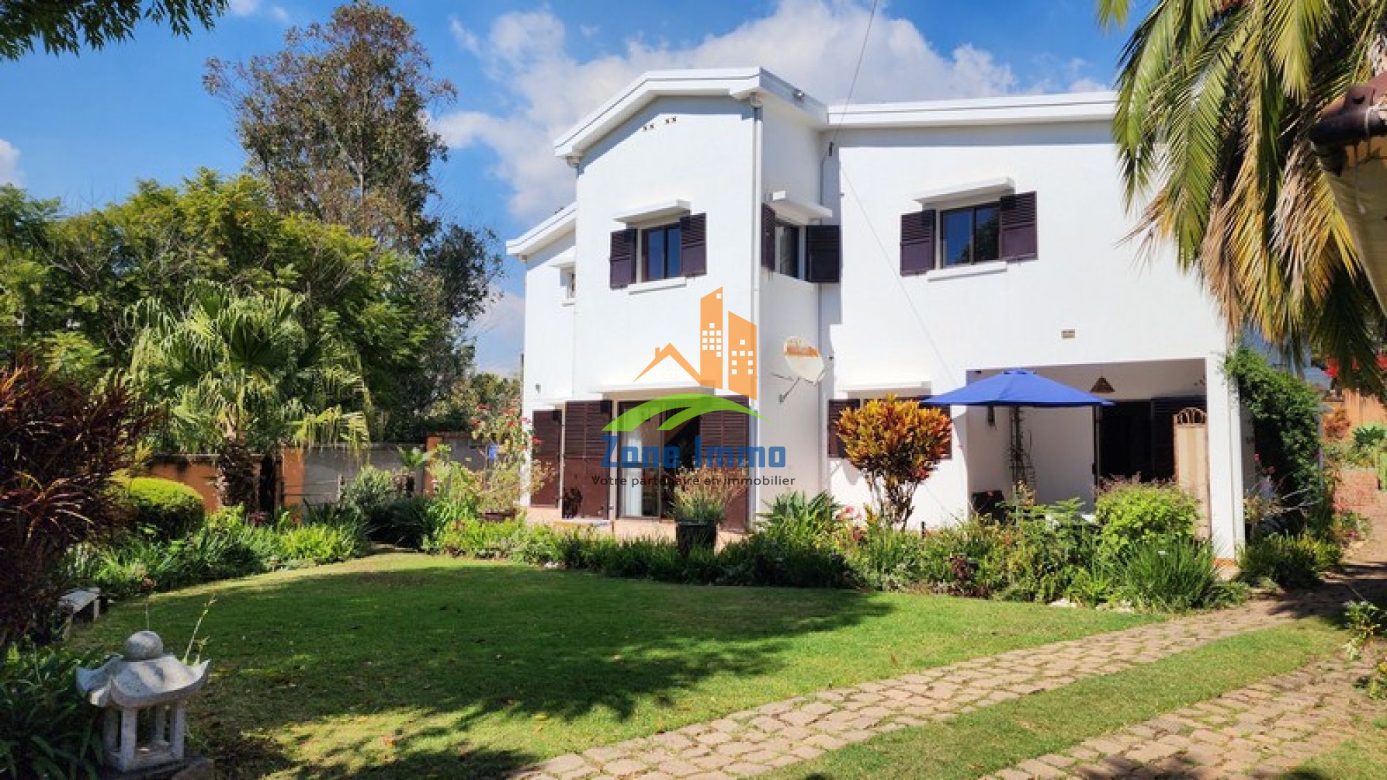 https://www.zoneimmo-mada.com/uploads/2024/02/20/a-louer-villa-a-etage-f5-avec-jardin-a-ambatobe-1708418022_1_4635_large.jpg