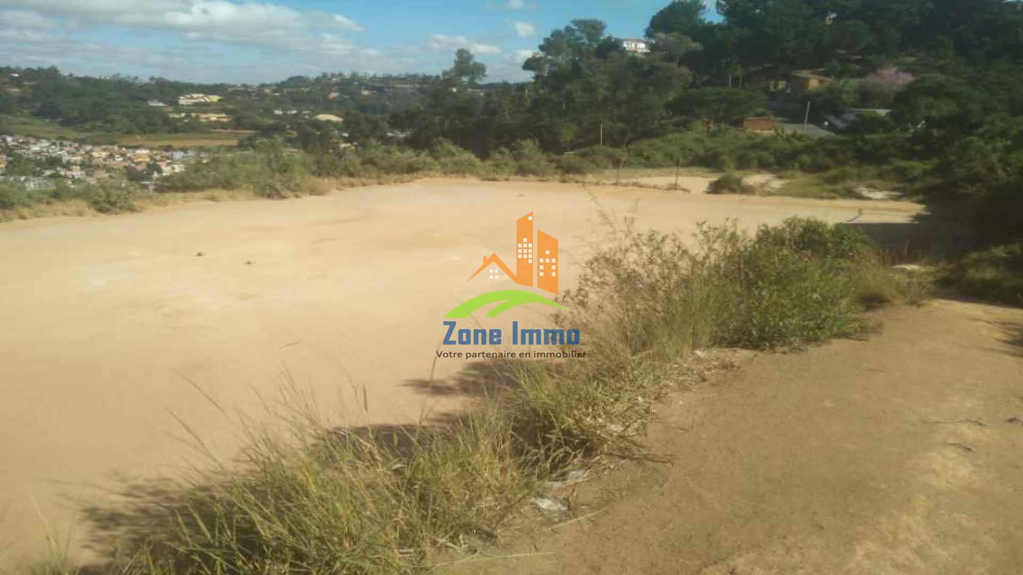 https://www.zoneimmo-mada.com/uploads/2024/05/23/a-vendre-terrain-de-19-000m-au-bdr-principale-a-antsobolo-1716462590_1_6765_large.jpeg