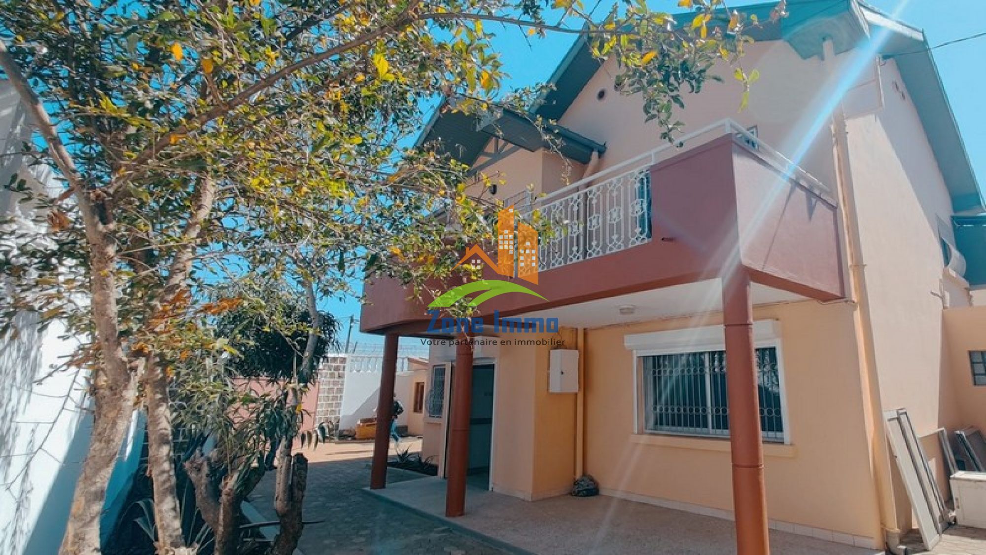 https://www.zoneimmo-mada.com/uploads/2024/07/30/a-vendre-villas-a-etage-f5-renovees-a-ivandry-s-ambodivoanjo-ivandry-1746550398_1_17708_large.jpg