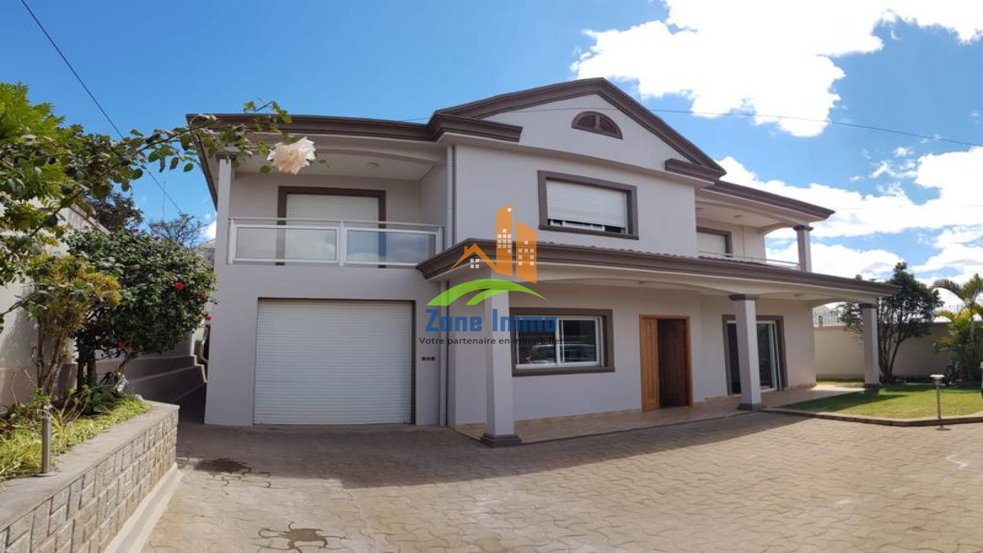 https://www.zoneimmo-mada.com/uploads/2024/08/04/a-louer-villa-a-etage-f5-bureau-sur-ivandry-1722863404_1_86718_large.jpg