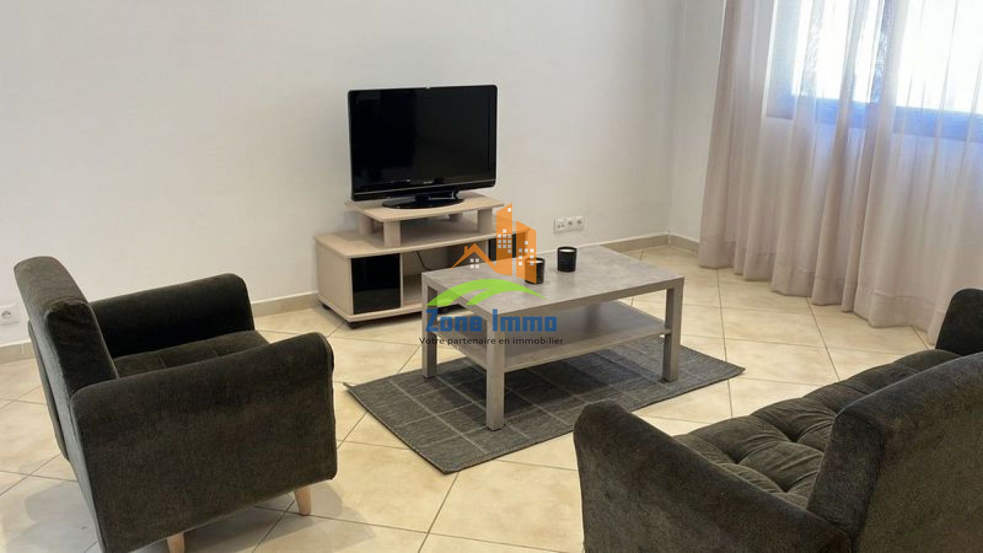 https://www.zoneimmo-mada.com/uploads/2024/09/17/a-louer-appartement-t4-securise-meuble-ou-nu-a-ivandry-1726595416_1_55898_large.jpg