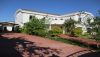 https://www.zoneimmo-mada.com/uploads/2024/10/26/a-louer-villa-a-etage-f6-semi-meublee-a-pied-du-lft-a-ambatobe-1753815377_1_32861_medium.jpg