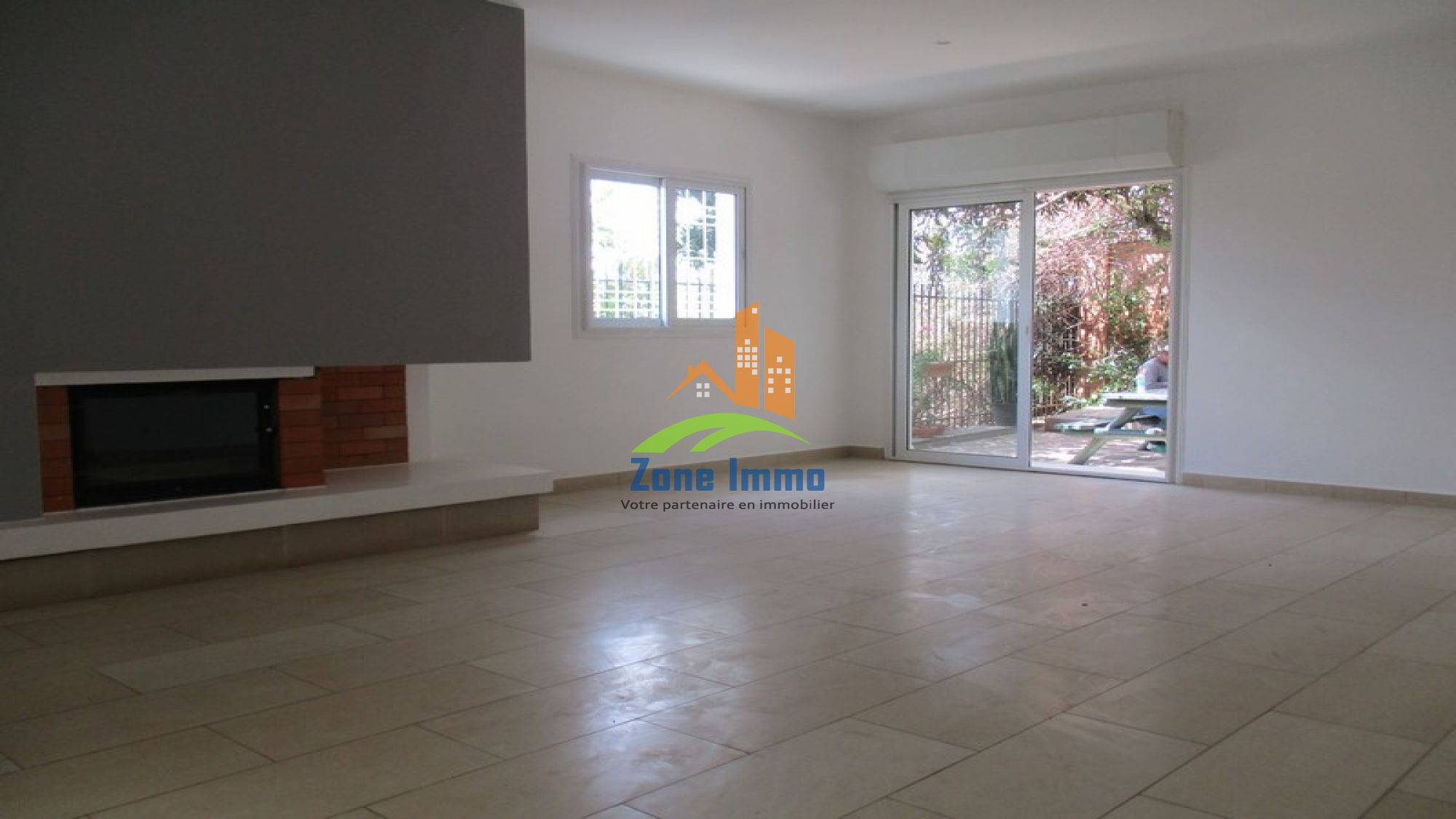 https://www.zoneimmo-mada.com/uploads/2024/11/09/a-louer-charmante-villa-a-etage-f5-sur-ankadikely-ilafy-1731133110_1_70156_large.jpg