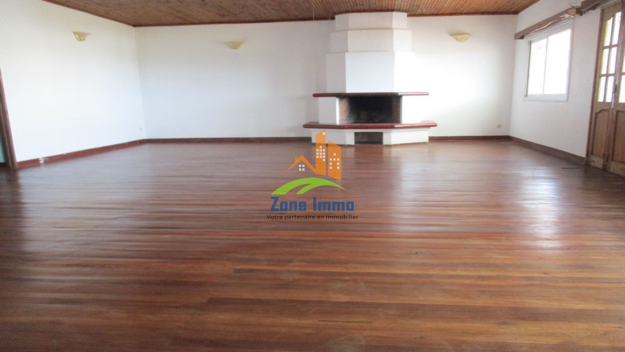https://www.zoneimmo-mada.com/uploads/2024/12/09/a-louer-grand-appartement-t6-a-ambohidratrimo-1733729439_1_9351_large.jpg