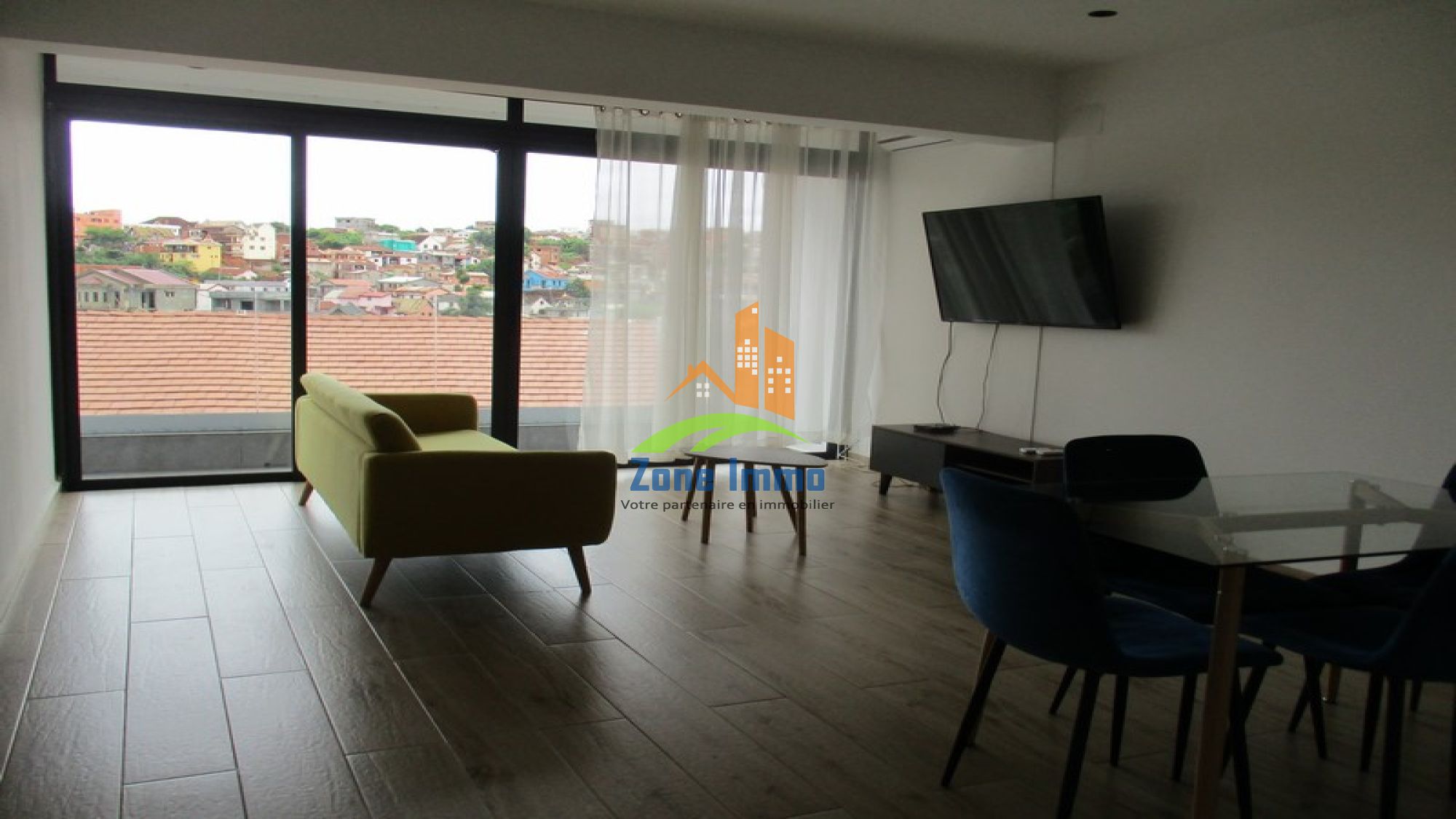 https://www.zoneimmo-mada.com/uploads/2025/01/16/a-louer-appartement-t3-meuble-ou-nu-avec-acces-piscine-sur-androhibe-1737029601_1_83645_large.jpg