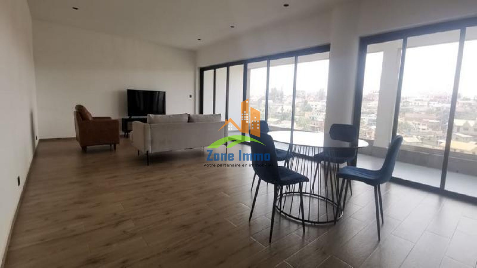 https://www.zoneimmo-mada.com/uploads/2025/01/16/a-louer-appartements-t4-securises-nus-ou-meubles-a-androhibe-1737023845_1_33418_large.jpeg