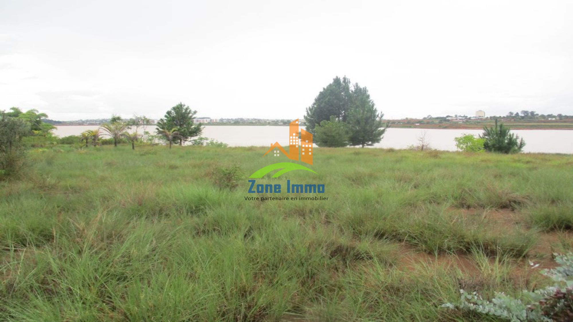 https://www.zoneimmo-mada.com/uploads/2025/01/27/a-vendre-grand-terrain-de-3ha-60a-20ca-au-b-ambatolampy-tsimahafotsy-1737961992_1_41314_large.jpg