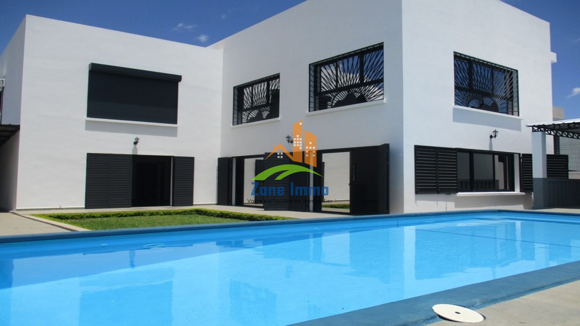 https://www.zoneimmo-mada.com/uploads/2025/02/03/a-louer-charmante-villa-a-etage-f4-a-une-minute-d-ivandry-1738561188_1_39641_large.jpg