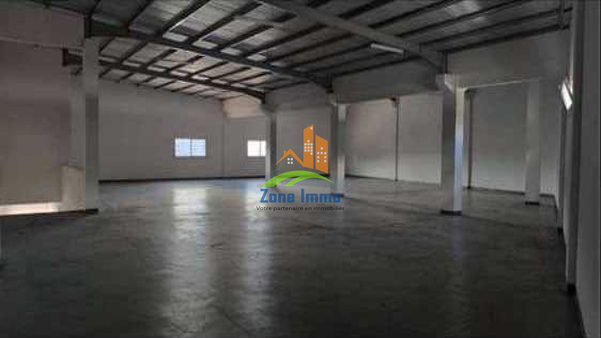 https://www.zoneimmo-mada.com/uploads/2025/02/25/a-louer-entrepot-de-597m-sur-ambohibao-1740494470_1_41401_large.jpg