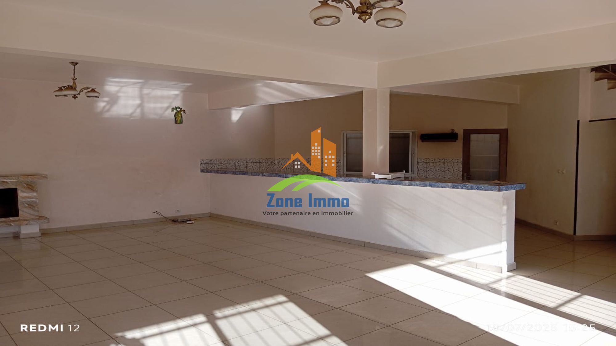 https://www.zoneimmo-mada.com/uploads/2025/07/18/a-louer-villa-a-etage-f4-a-usage-mixte-a-ankerana-1752861712_1_77416_large.jpeg