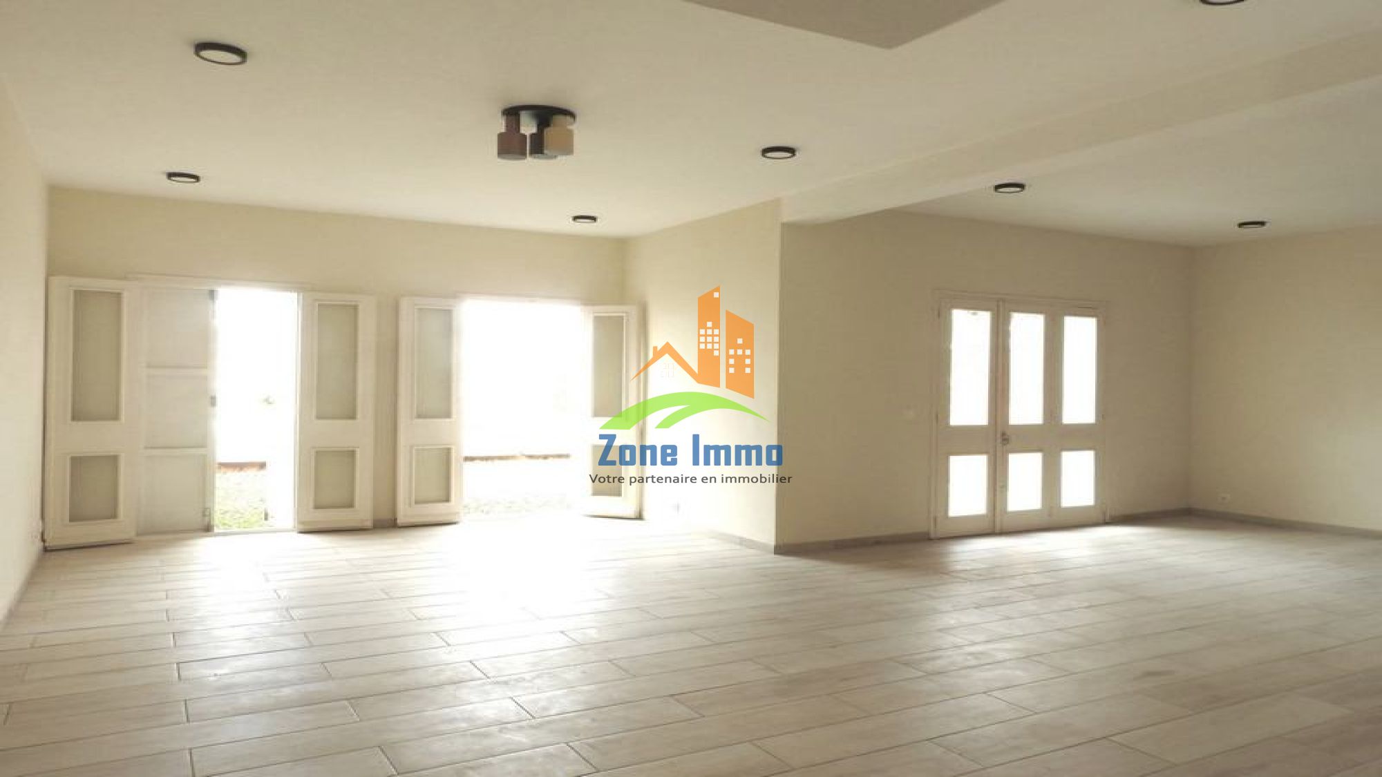 https://www.zoneimmo-mada.com/uploads/2025/07/25/a-louer-charmant-pavillon-t4-a-en-duplex-a-ambatobe-1753449046_1_96120_large.jpg
