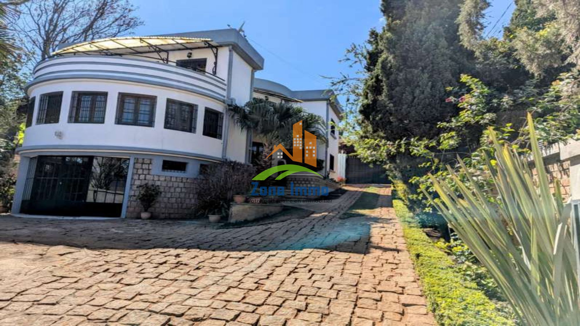 https://www.zoneimmo-mada.com/uploads/2025/08/07/a-louer-villa-a-etage-f5-a-usage-m-malaza-andoharanofotsy-1754552825_1_25291_large.jpg