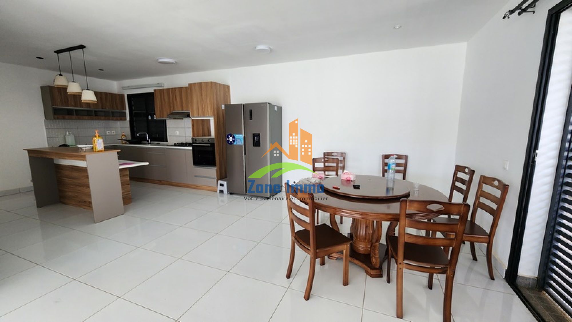 https://www.zoneimmo-mada.com/uploads/2025/09/03/a-louer-villa-a-etage-f6-a-03-minutes-a-pied-du-lft-a-ambatobe-1788355405_1_40048_large.jpg