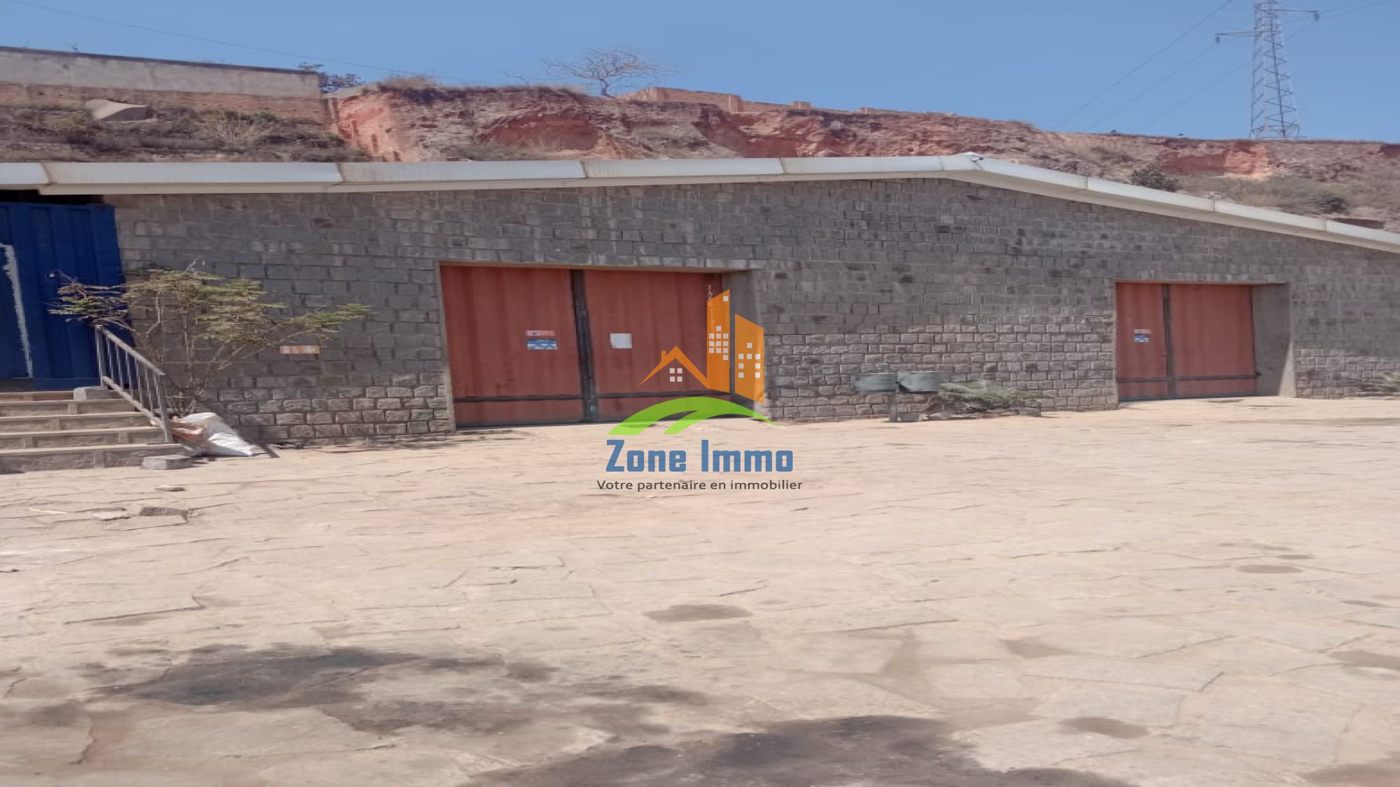 https://www.zoneimmo-mada.com/uploads/2025/09/08/a-louer-local-de-180m-01-bureau-au-bdr-a-by-pass-ambohimangakely-1757340329_1_79117_large.jpeg