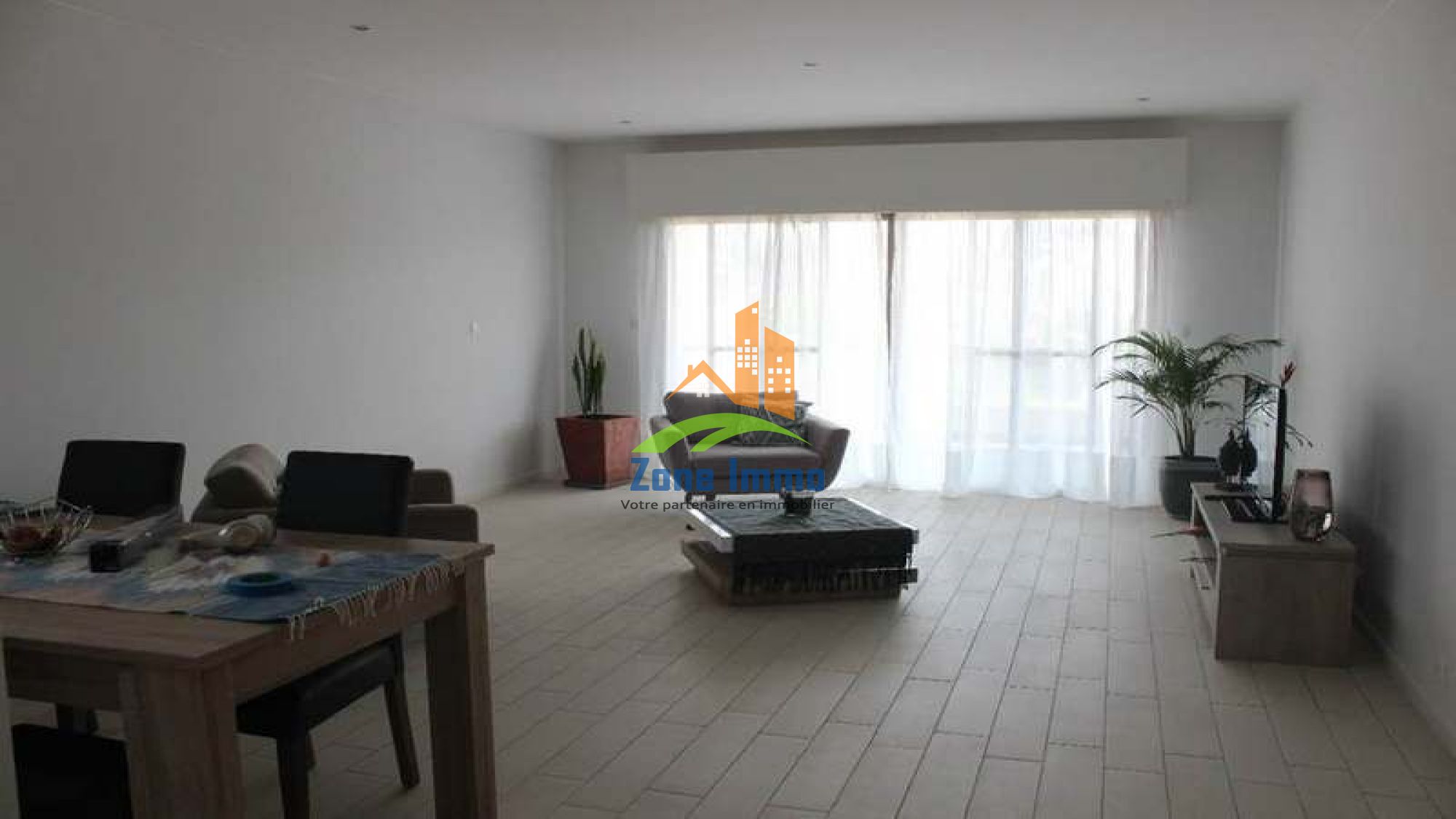 https://www.zoneimmo-mada.com/uploads/2025/09/11/a-louer-appartement-t4-meuble-ou-nu-et-avec-piscine-a-ivandry-1757592289_1_78036_large.jpg