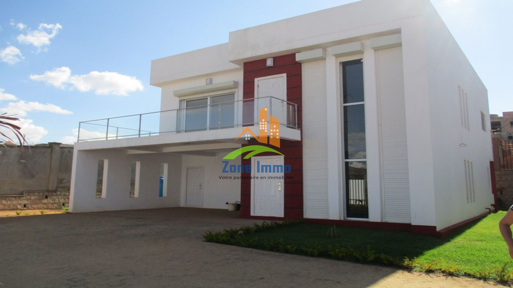 https://www.zoneimmo-mada.com/uploads/2026/01/21/a-vendre-villa-a-etage-f5-securisee-sur-450m-de-terrain-a-ambohijanaka-1769009665_1_37266_large.jpg