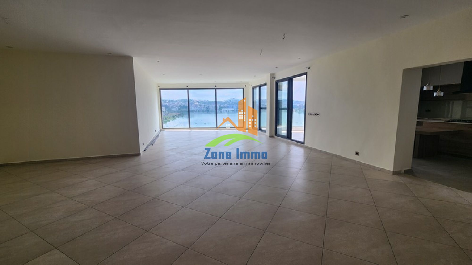 https://www.zoneimmo-mada.com/uploads/2026/02/26/a-louer-bureau-habitation-appartement-t6-avec-piscine-sur-ivandry-1772134047_1_12321_large.jpg