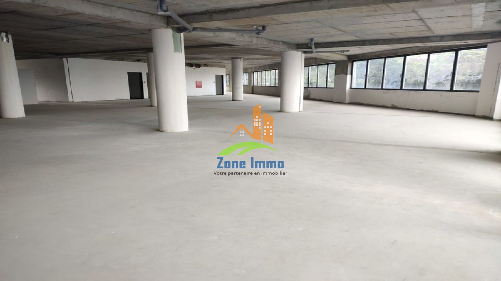 https://www.zoneimmo-mada.com/uploads/2026/06/12/a-louer-plateaux-amenageables-de-1-150m-sur-la-digue-a-andohatapenaka-1781328435_1_56707_large.jpg