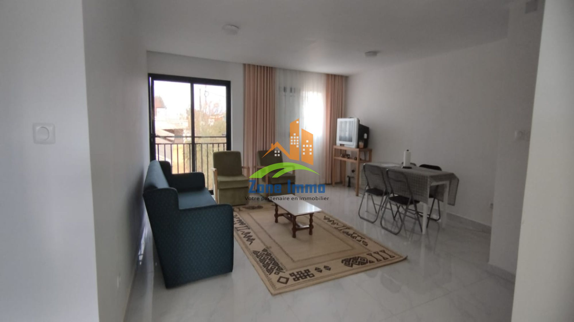 https://www.zoneimmo-mada.com/uploads/2026/07/31/a-louer-appartement-t4-meuble-a-8min-a-pied-du-lft-a-ambatobe-1785498692_1_54179_large.jpeg
