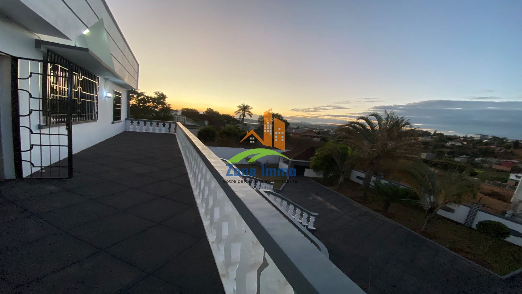 https://www.zoneimmo-mada.com/uploads/2026/09/11/a-louer-villa-f6-avec-jardin-groupe-et-cuve-d-eau-a-talatamaty-1789116038_1_79332_large.jpeg