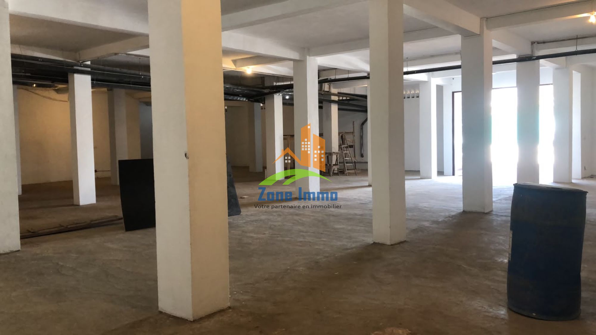https://www.zoneimmo-mada.com/uploads/2026/09/16/a-louer-entrepot-hangar-espace-de-stockage-securise-mandrosoa-ivato-1789541691_1_45059_large.jpeg