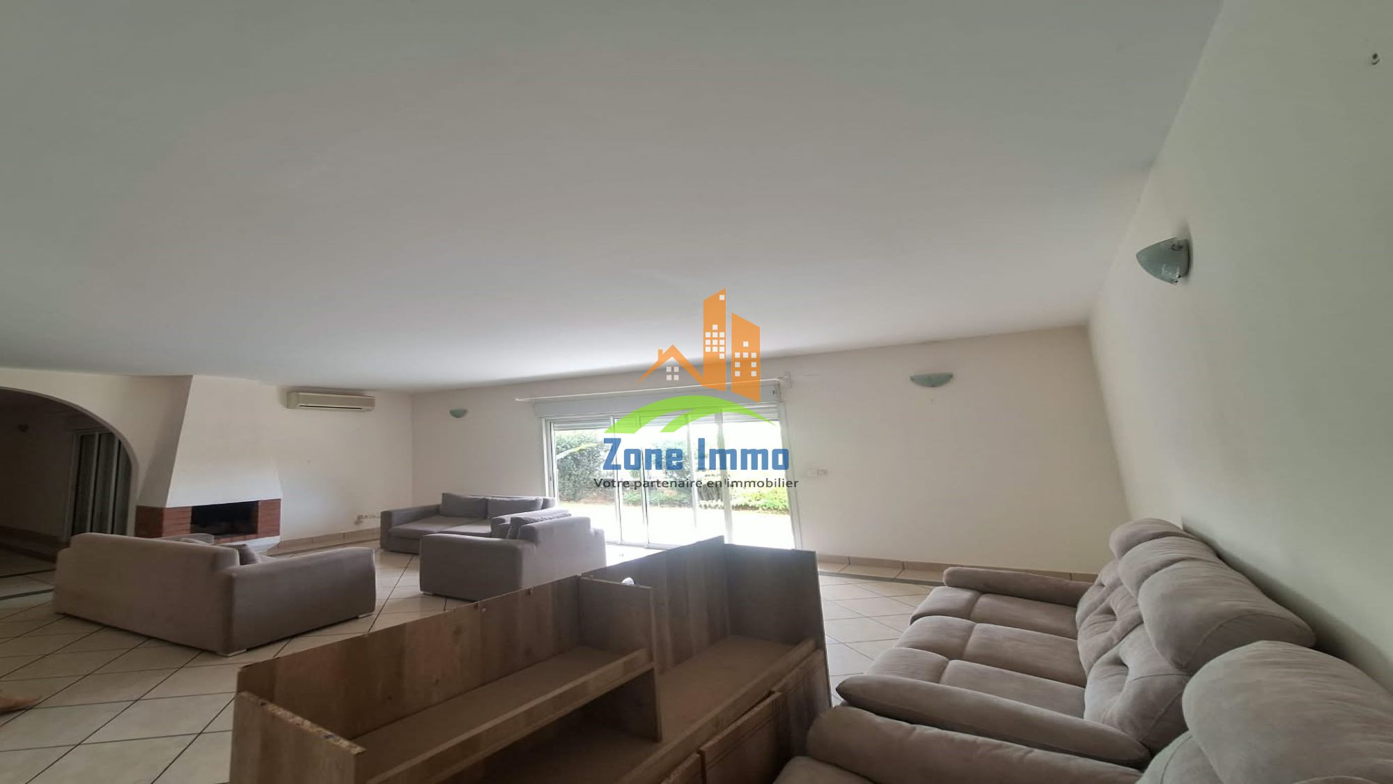 https://www.zoneimmo-mada.com/uploads/2026/10/14/a-louer-villa-a-etage-f6-avec-jardin-dans-la-residence-d-ambatobe-1791998086_1_85073_large.jpeg