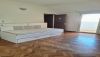 https://www.zoneimmo-mada.com/uploads/2026/10/14/a-louer-villa-a-etage-f6-avec-jardin-dans-la-residence-d-ambatobe-1791998093_5_51661_medium.jpeg